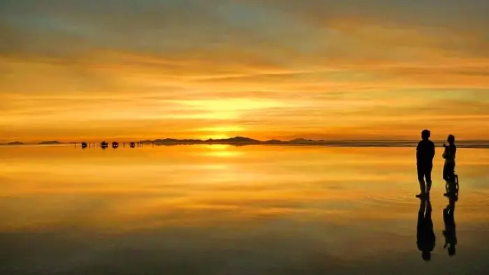 ウユニ塩湖風の夕景写真