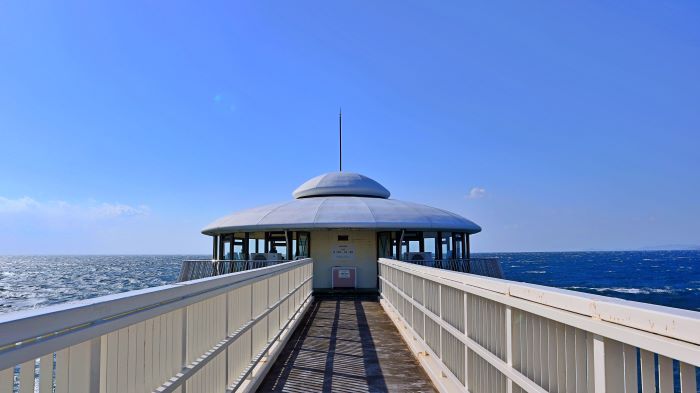 ホテルシーモアに直結している海中展望塔コーラルプリンセス