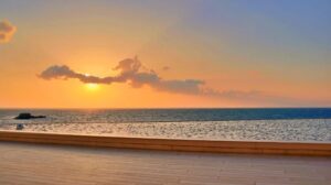 ホテルシーモアのインフィニティ足湯と太平洋に沈む夕陽