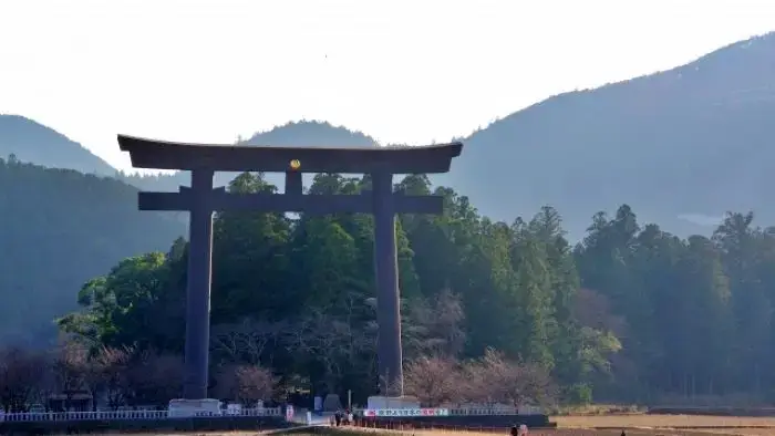 熊野本宮大社の旧社地「大斎原」にある日本一高い大鳥居