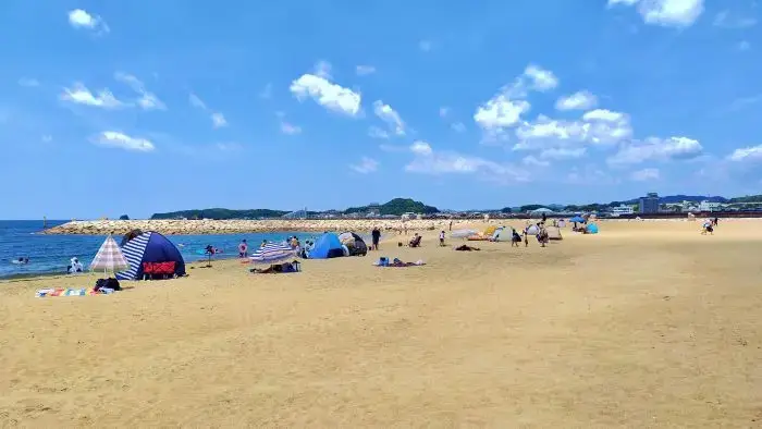 田辺扇ヶ浜海水浴場の広い砂浜